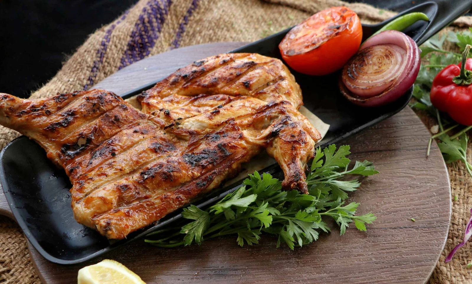 نصف دجاجة (half) نصف دجاجة (half)